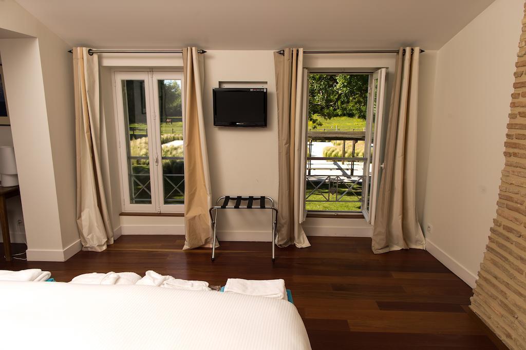 Les Cinq Sens Du Chateau Mayne Lalande Hotel Castelnau-de-Médoc Szoba fotó